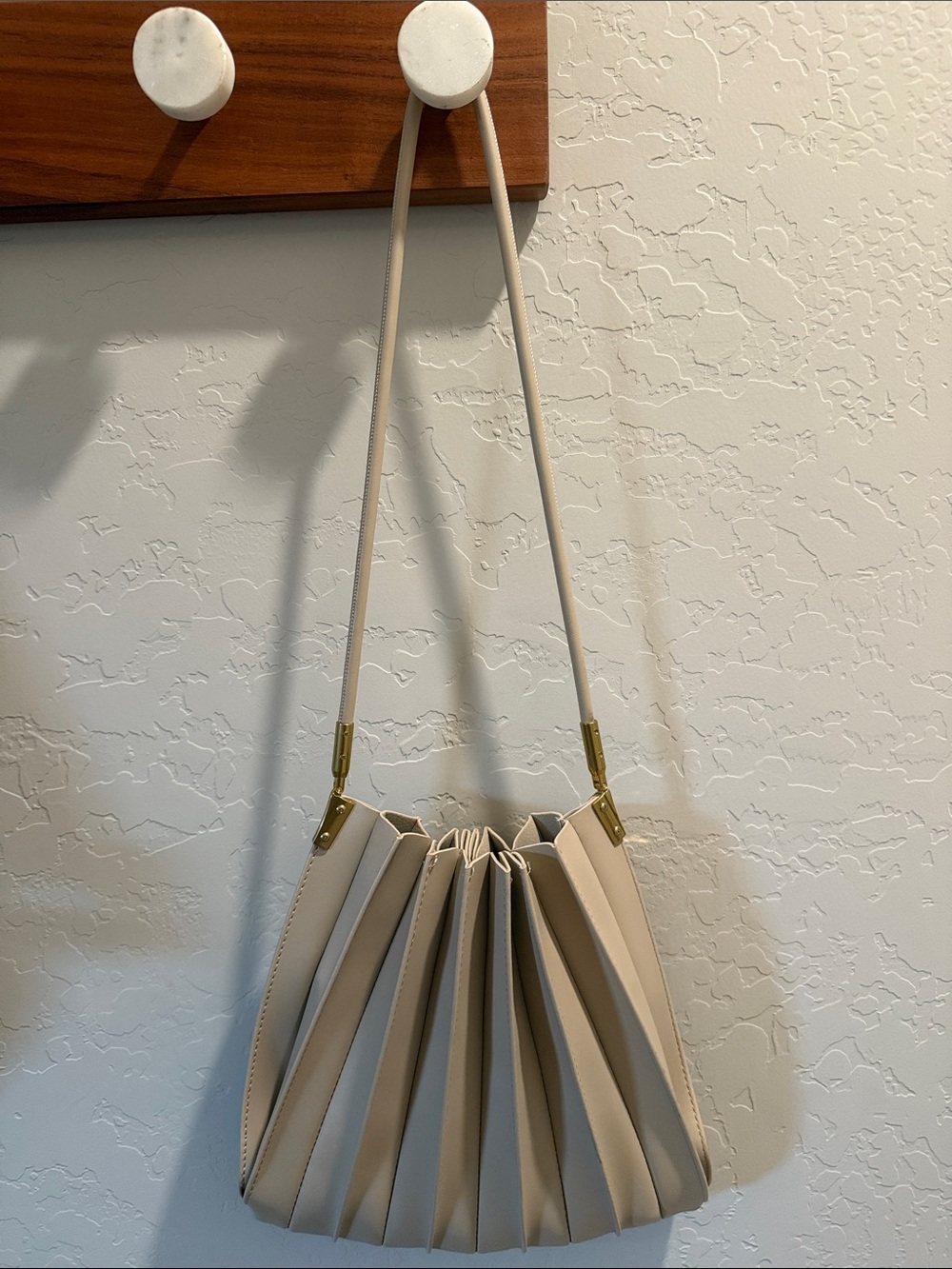 Melie Bianco Carrie Bone Pleated Vegan Leather Shoulder Bag - Picture 2 of 10